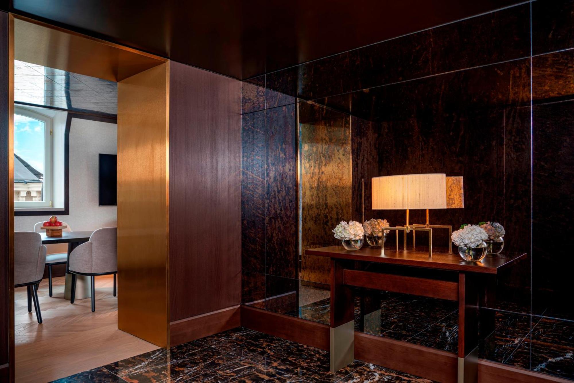 Almanac Palais Vienna Hotel Exterior foto The interior of a suite at the Mandarin Oriental, Munich