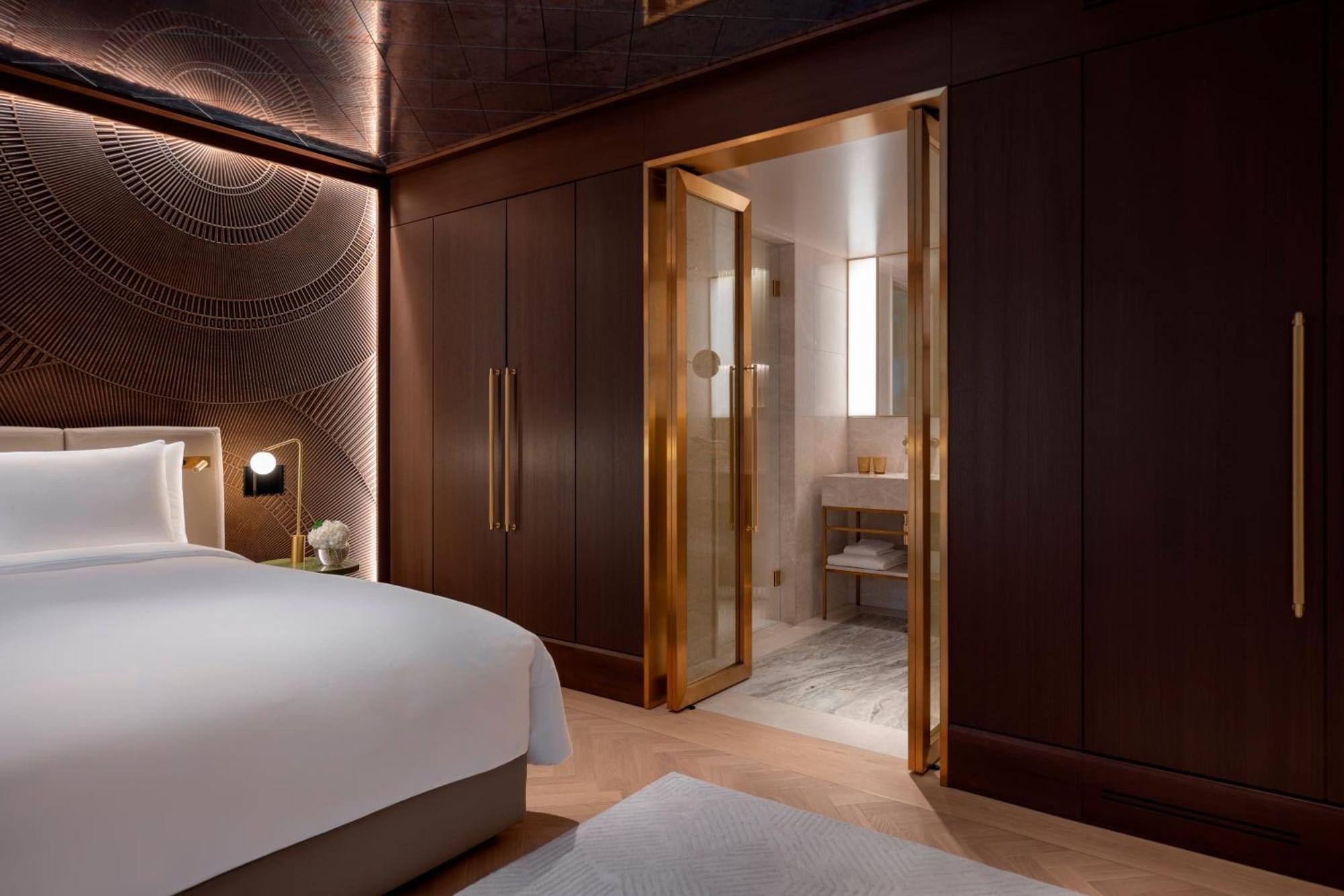 Almanac Palais Vienna Hotel Exterior foto A bedroom at The London Edition