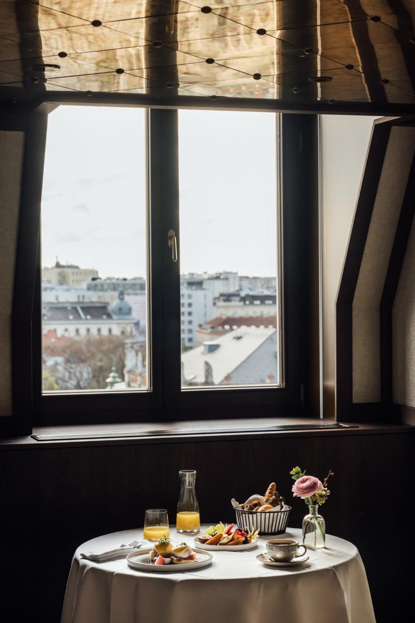 Almanac Palais Vienna Hotel Exterior foto A window