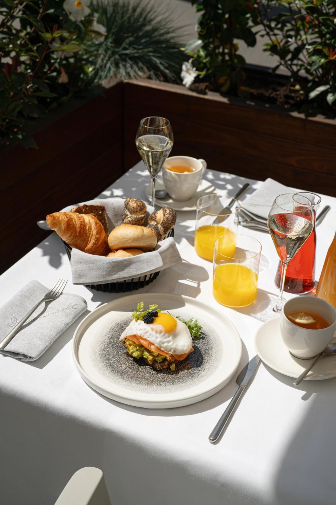 Almanac Palais Vienna Hotel Exterior foto A typical breakfast