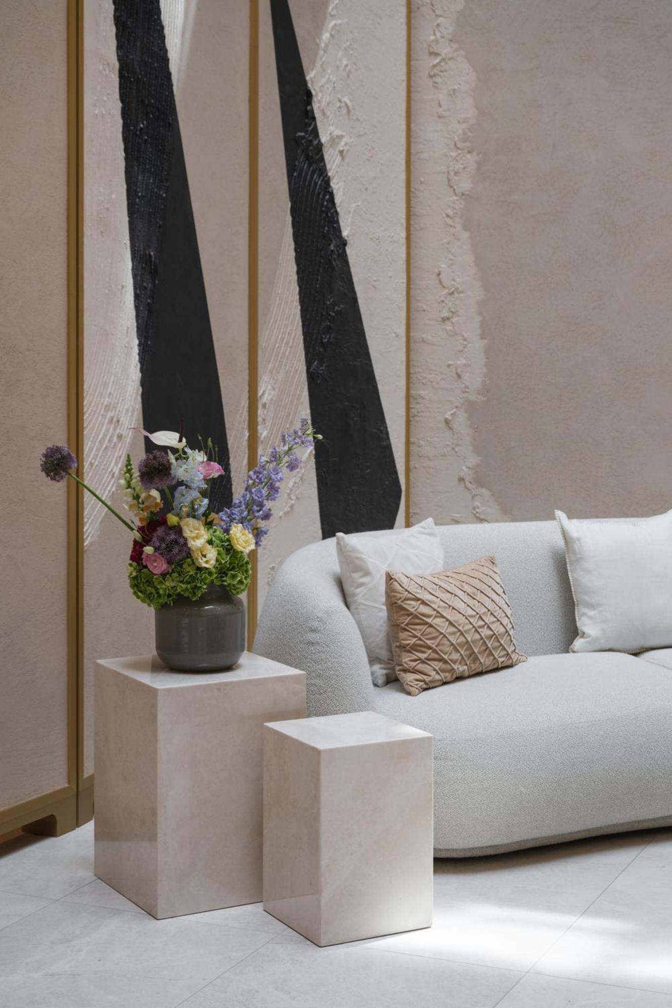 Almanac Palais Vienna Hotel Exterior foto A flower arrangement in a hotel lobby