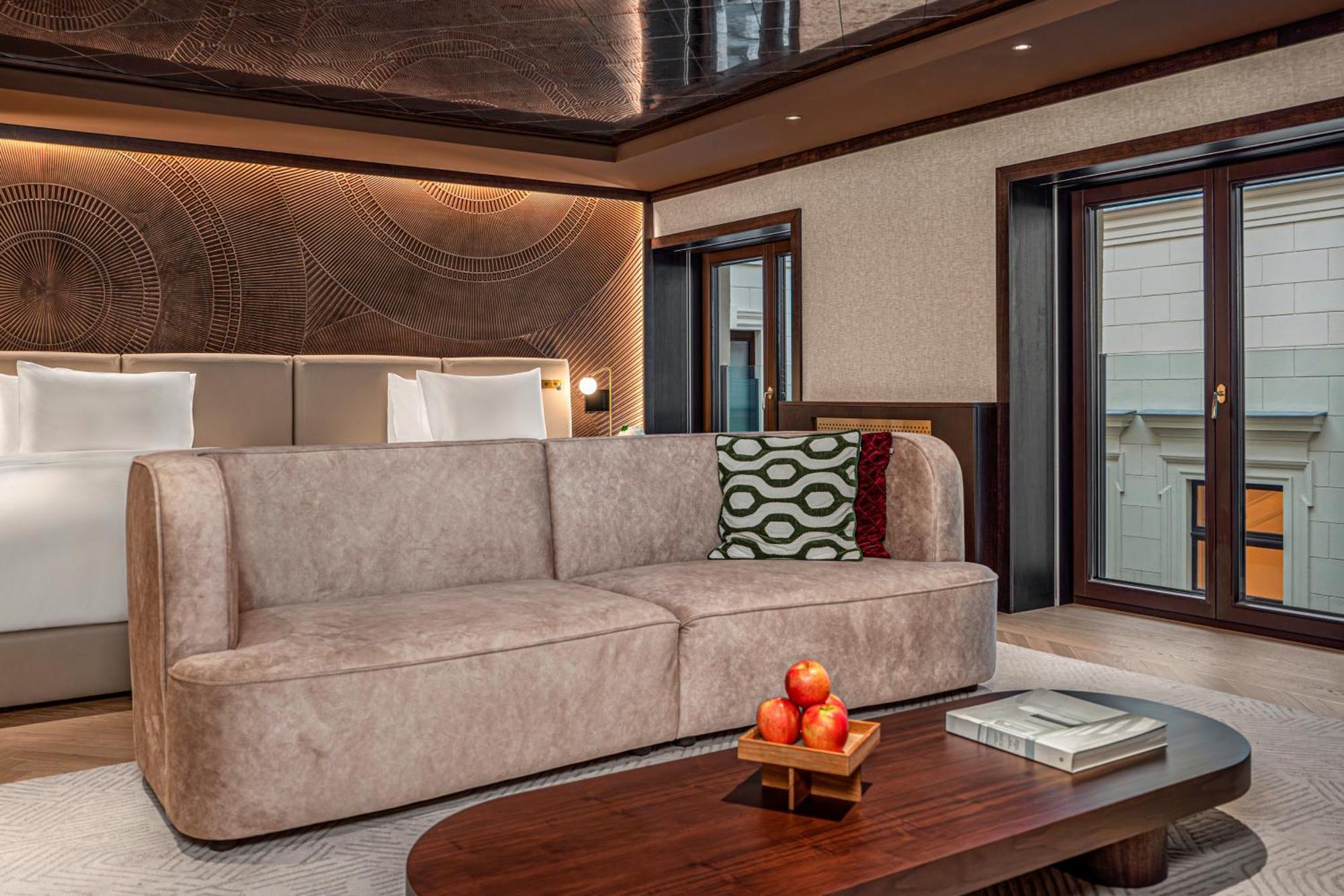 Almanac Palais Vienna Hotel Exterior foto The interior of the 100m motor yacht